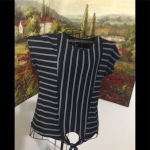 Jones New York size small navy and white striped tie front short sleeve casual
